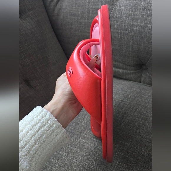 Chanel - Picture 4 of 4